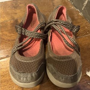 Chaco size 6 Mary Jane’s